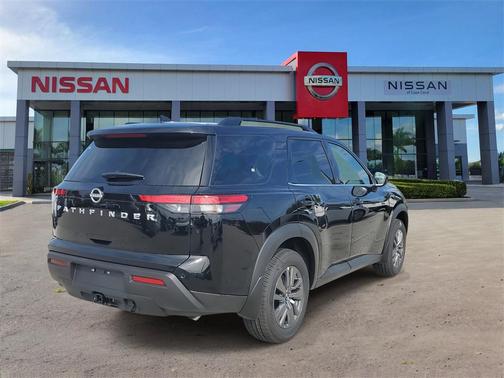 2025 Nissan Pathfinder SV FWD
