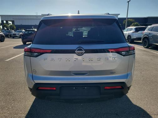 2025 Nissan Pathfinder SV 4WD