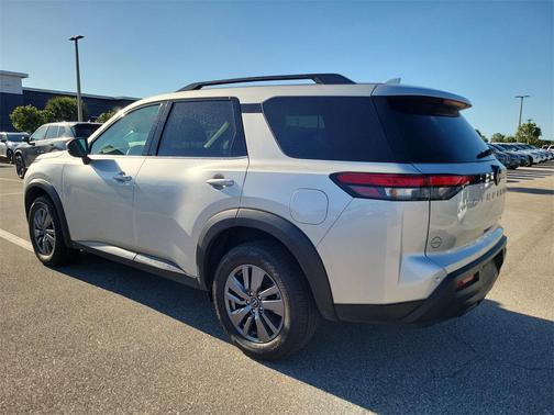 2025 Nissan Pathfinder SV 4WD