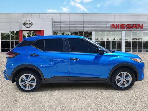 Electric Blue Metallic 2022 Nissan Kicks S
