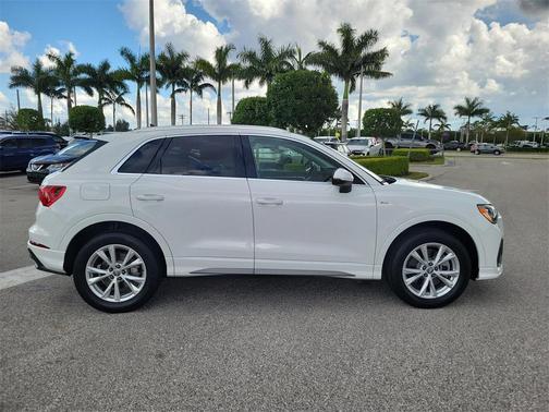 2021 Audi Q3 45 S line Premium