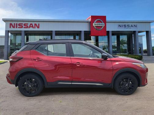 Scarlet Ember Tintcoat/Super Black 2023 Nissan Kicks SR
