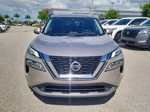 Champagne Silver Metallic 2021 Nissan Rogue SL