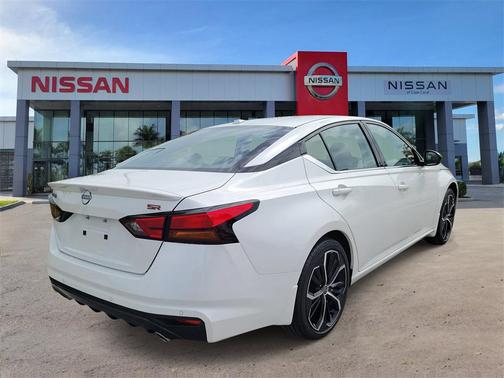 2025 Nissan Altima SR FWD