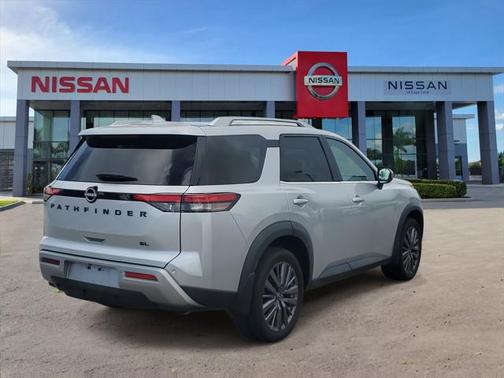 2022 Nissan Pathfinder SL 2WD
