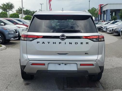 2022 Nissan Pathfinder SL 2WD