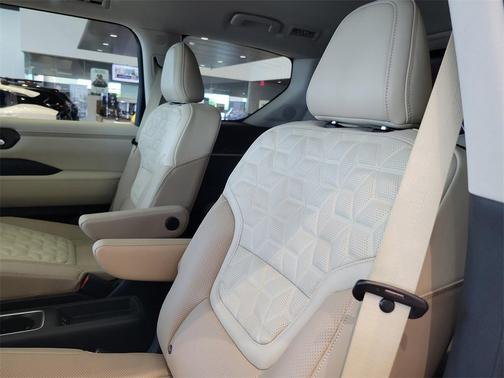 2025 Nissan Armada Platinum Reserve 4WD