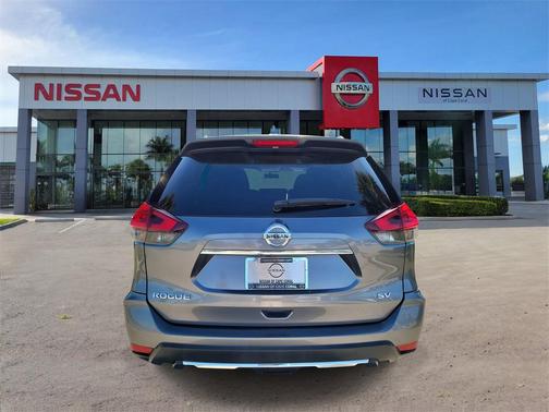 2018 Nissan Rogue SV