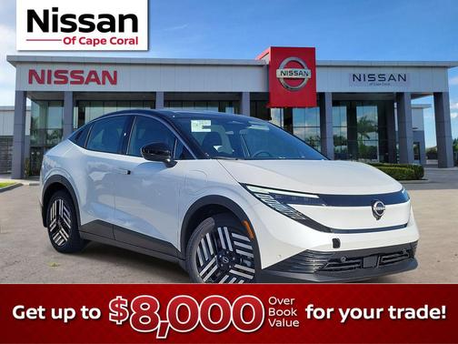 Everest White Pearl Tricoat/Black 2026 Nissan Leaf SV+