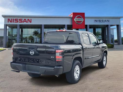 2024 Nissan Frontier SV