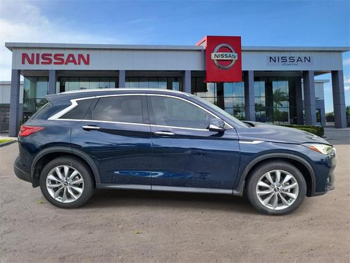 2022 INFINITI QX50 LUXE