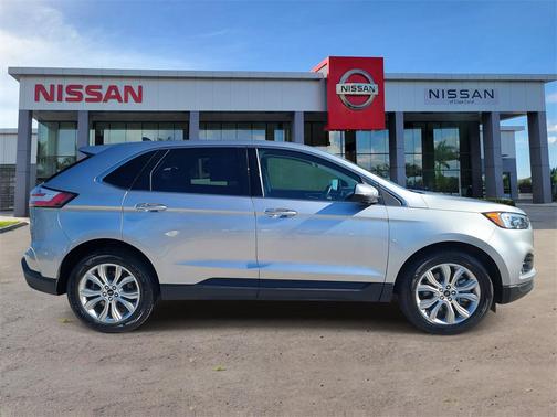 2023 Ford Edge Titanium
