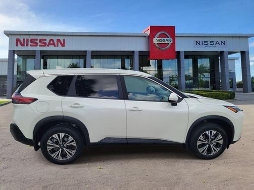 Pearl White Tricoat 2023 Nissan Rogue SV