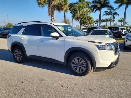 2025 Nissan Pathfinder SV FWD