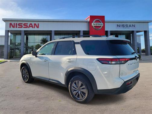 2025 Nissan Pathfinder SV FWD