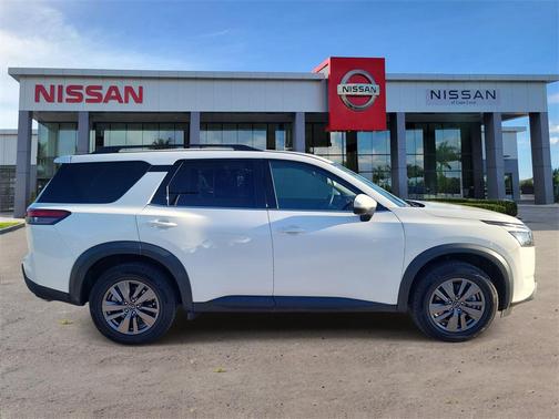 2025 Nissan Pathfinder SV FWD
