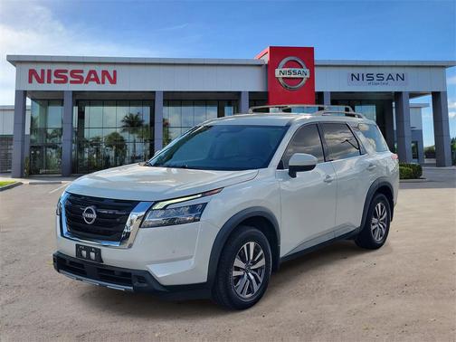 2023 Nissan Pathfinder SL 4WD