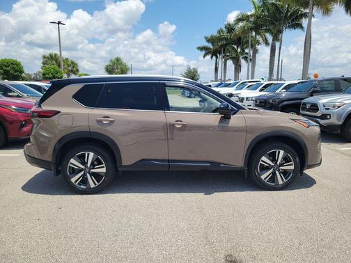 Baja Storm Metallic/Super Black 2024 Nissan Rogue SL
