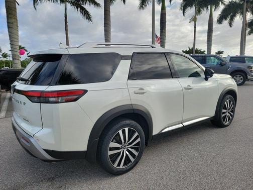 Pearl White Tricoat 2024 Nissan Pathfinder Platinum FWD