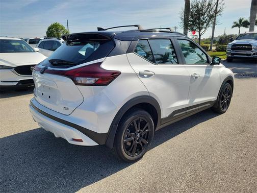 2024 Nissan Kicks SR