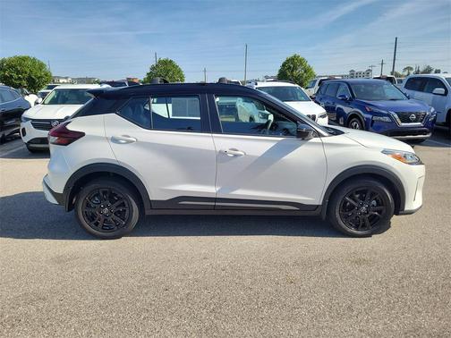 2024 Nissan Kicks SR