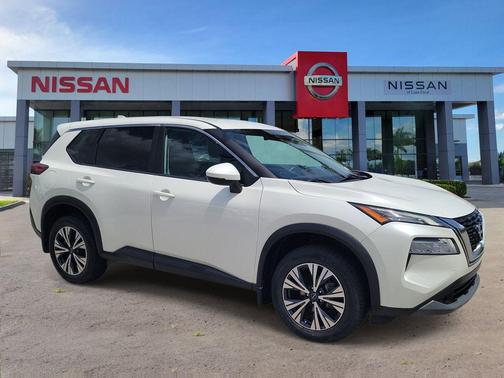 Pearl White Tricoat 2023 Nissan Rogue SV