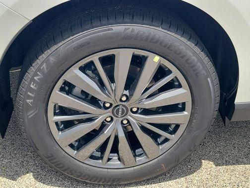 Everest White Pearl Tricoat 2026 Nissan Murano SL
