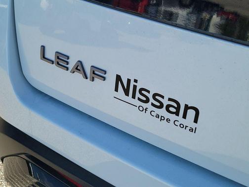 Everest White Pearl Tricoat 2026 Nissan Leaf S+