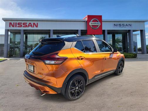 2021 Nissan Kicks SR