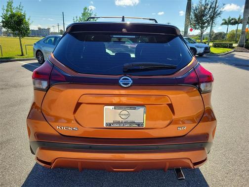 2021 Nissan Kicks SR