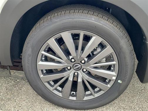 2025 Nissan Pathfinder SL FWD