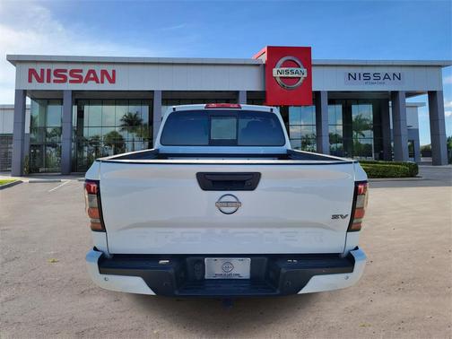 2022 Nissan Frontier SV