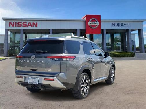 2023 Nissan Pathfinder Platinum 4WD