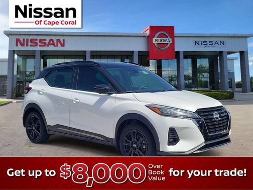 Aspen White Tricoat/Super Black 2023 Nissan Kicks SR