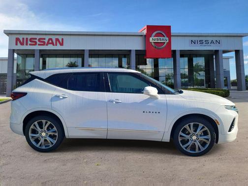 Iridescent Pearl Tricoat 2020 Chevrolet Blazer Premier