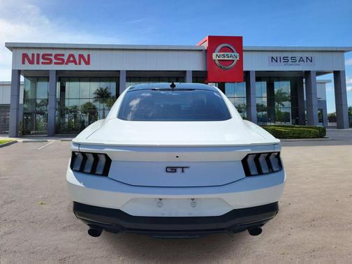 OXFORD WHITE 2024 Ford Mustang GT