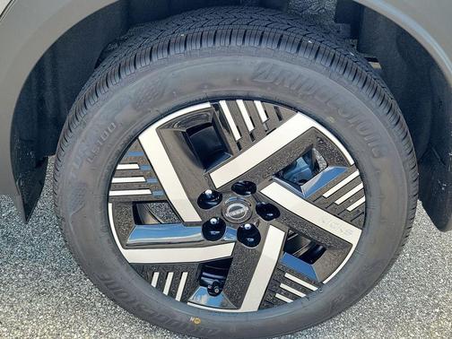 Gun Metallic 2026 Nissan Kicks SV