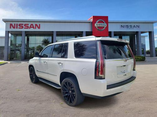 Crystal White Tricoat 2020 Cadillac Escalade Luxury