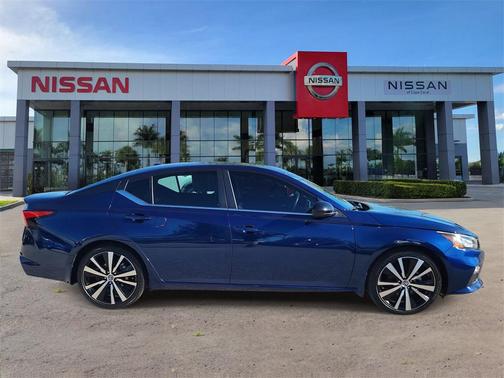 2021 Nissan Altima SR FWD