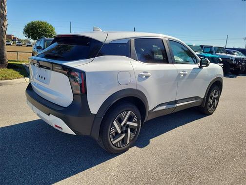 2025 Nissan Kicks SV