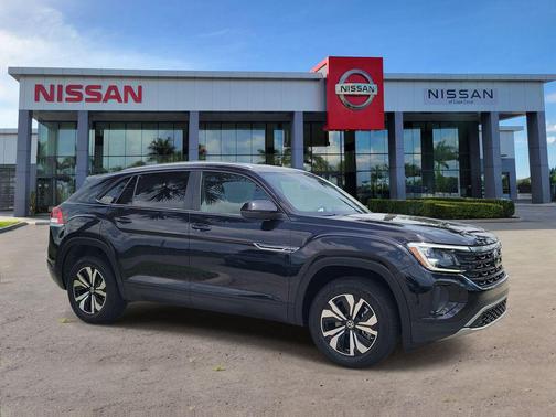 Deep Black Pearl 2024 Volkswagen Atlas Cross Sport 2.0T SE