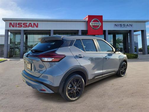 2023 Nissan Kicks SR