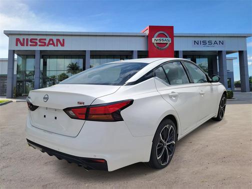 2025 Nissan Altima SR FWD