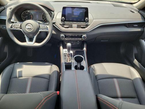 2025 Nissan Altima SR FWD