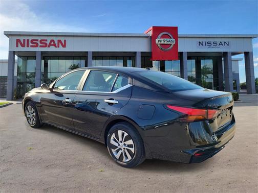 2025 Nissan Altima S FWD