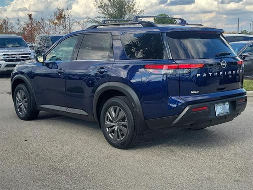 2024 Nissan Pathfinder SV FWD