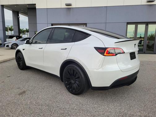 2021 Tesla Model Y Standard Range Rear-Wheel Drive