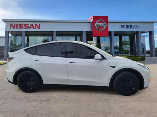 2021 Tesla Model Y Standard Range Rear-Wheel Drive