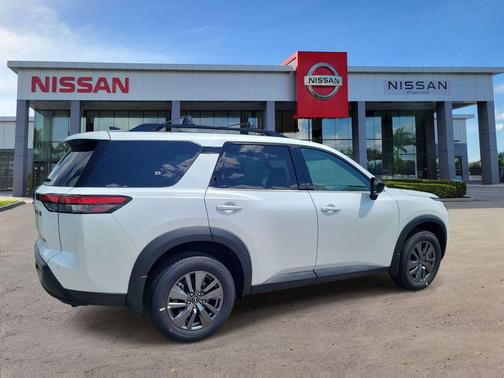Everest White Pearl Tricoat 2026 Nissan Pathfinder SV