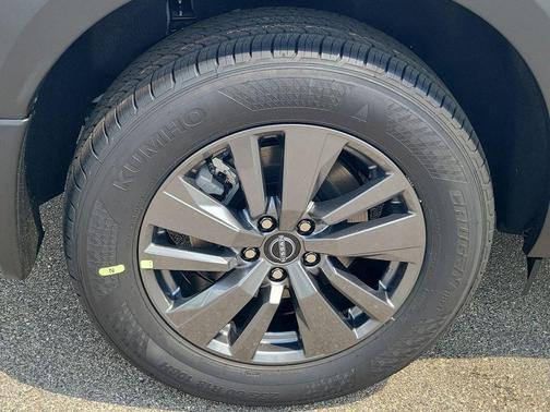 Everest White Pearl Tricoat 2026 Nissan Pathfinder SV